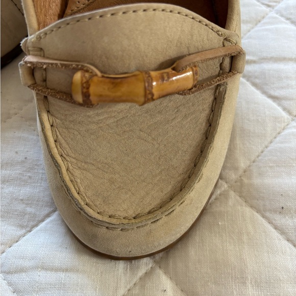 Born Women's Cream light tan Loafers size 8 EUC - Picture 2 of 9